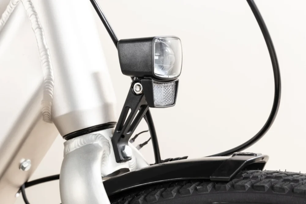 fanale-bici-elettrica-per-citta-ocean-drive-donna