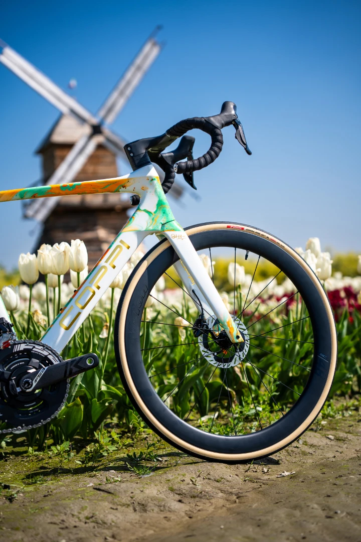 bici-da-corsa-per-lunghe-distanze-e-percorsi-misti