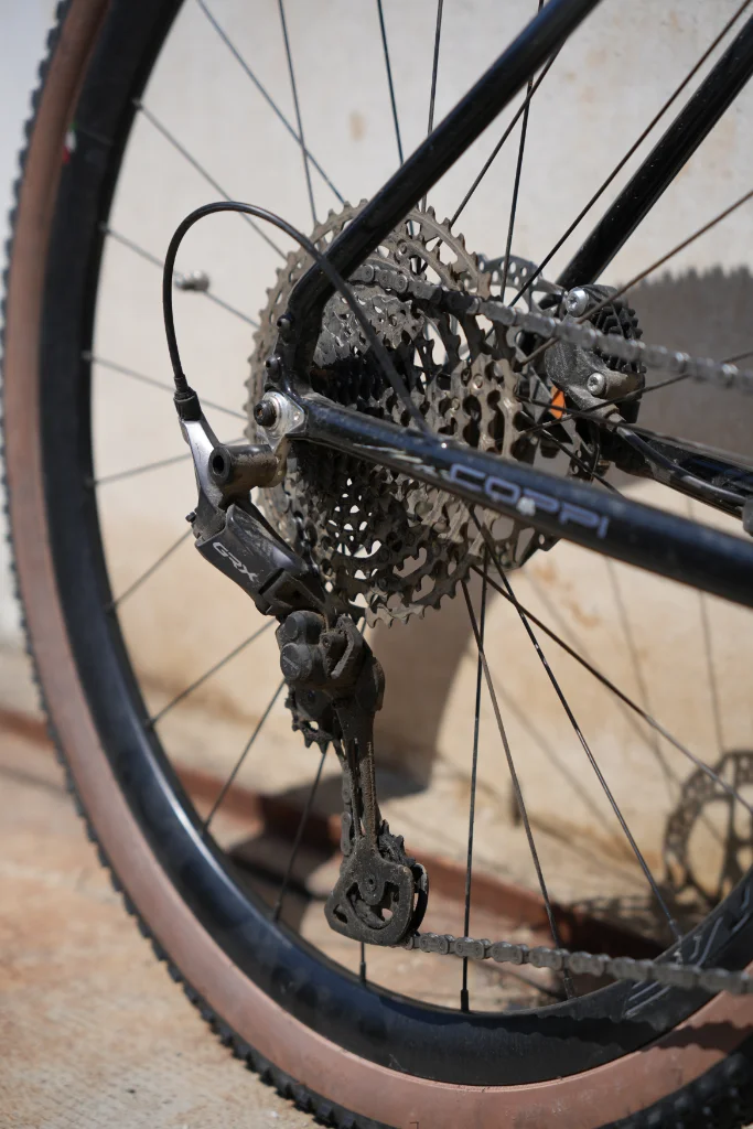 gravel-elettrica-per-sterrati-leggeri-e-percorsi-misti